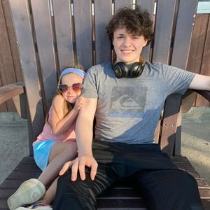 Meet your Posher, Olivia